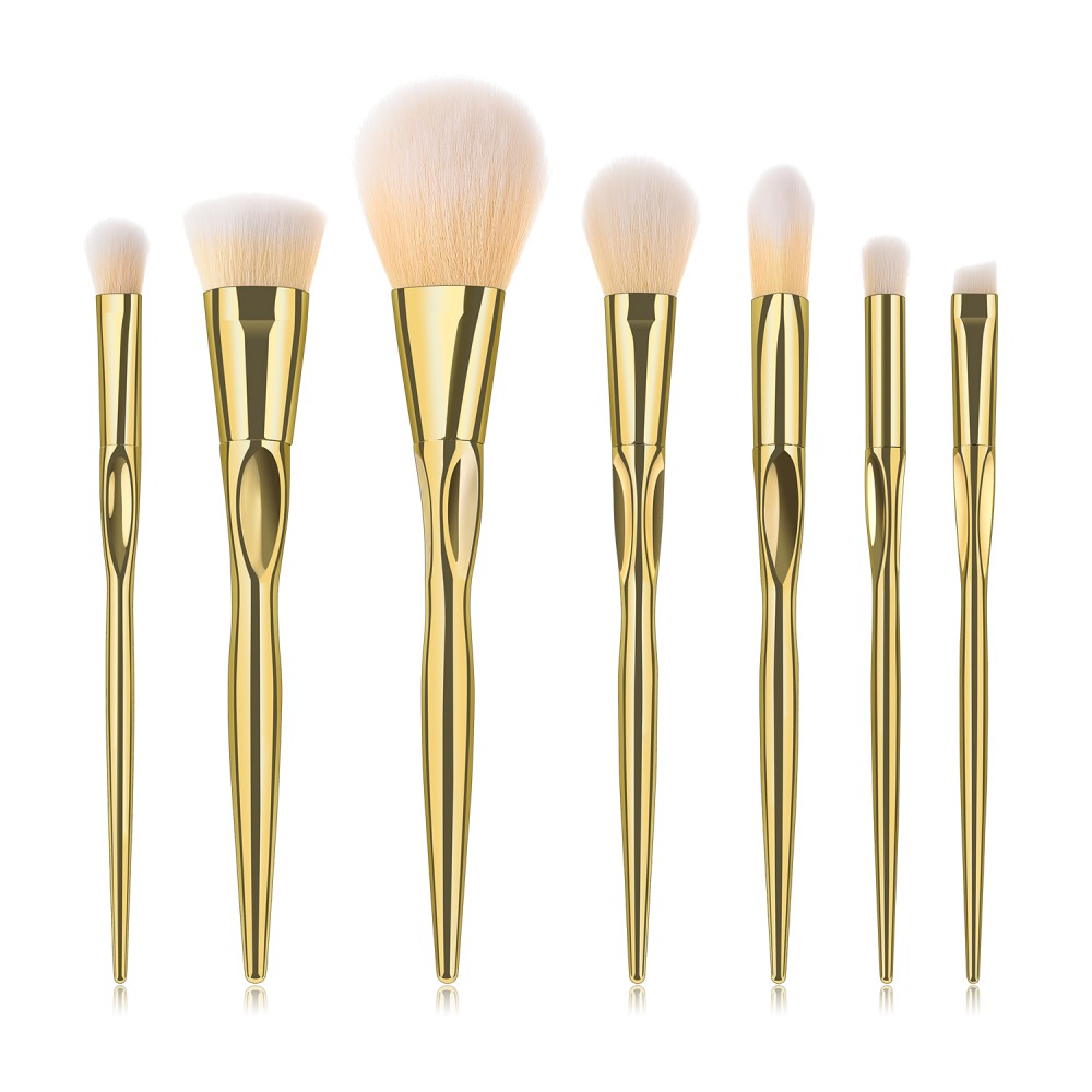 Gold 7 piece hear design makeup brushes kit