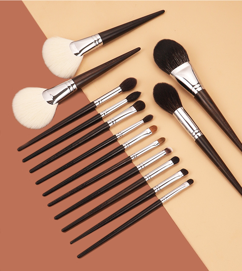 Custom makeup brushes set